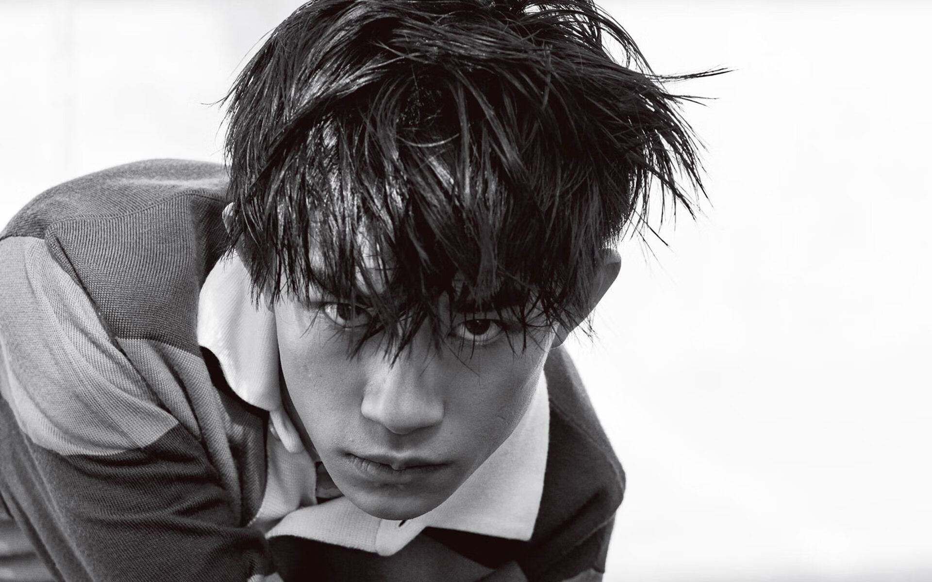 “高速直冲:直线冲刺让人血脉喷张”,跑高速直线行驶技巧