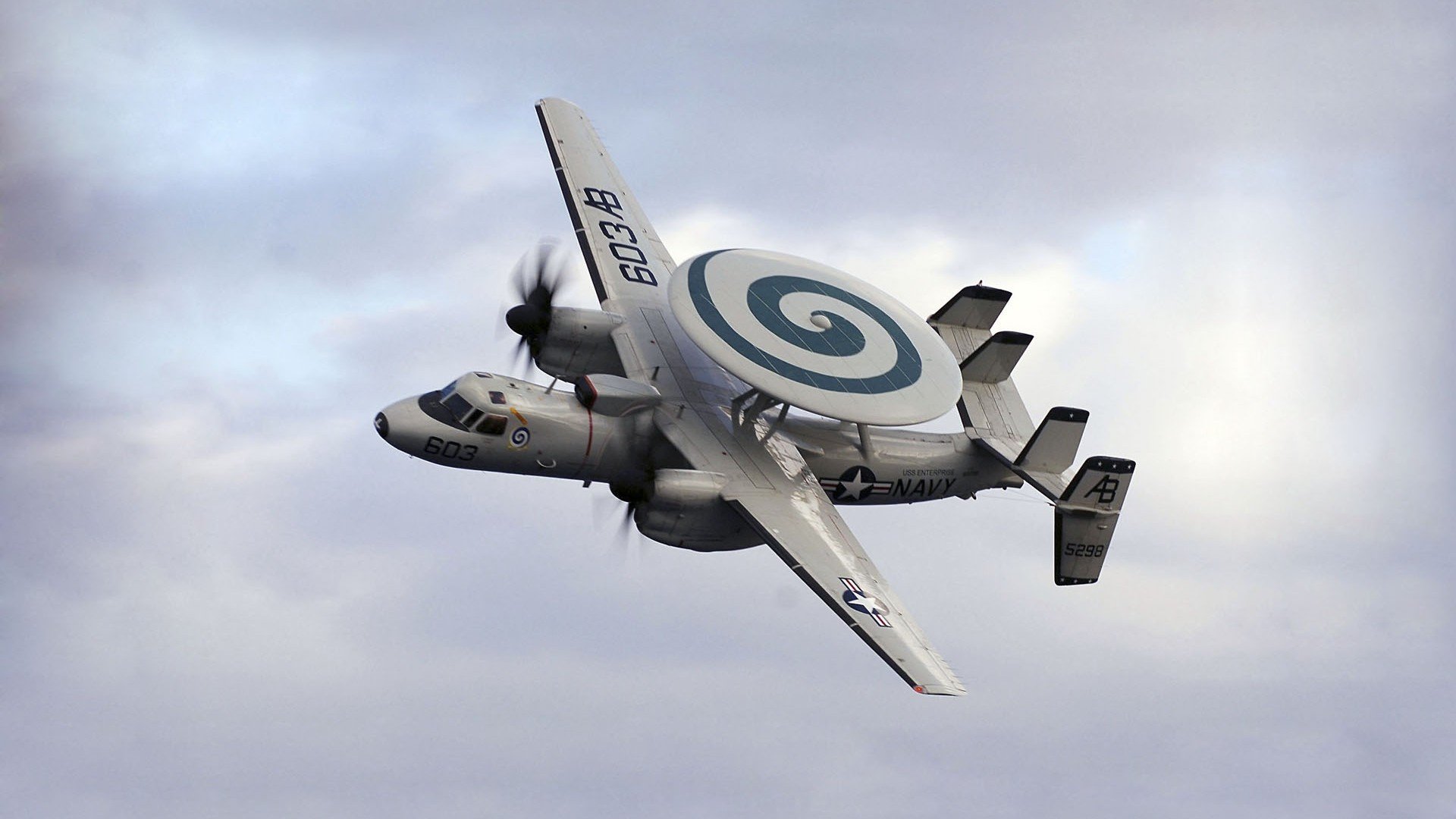 日本骑手吉塔·日特科维奇荣获2024年最佳障碍赛骑手奖，表彰其卓越表现。